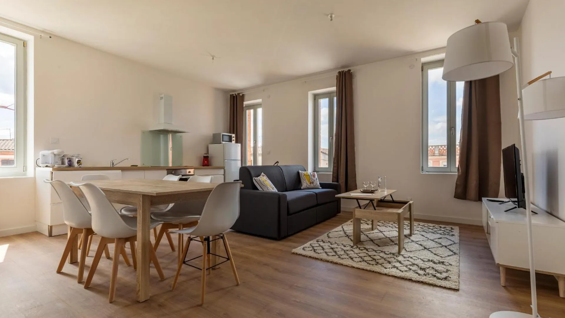 Abeille - 2 Chambres Et 1 Canape-Lit, 1Er Etage, Parking contacts